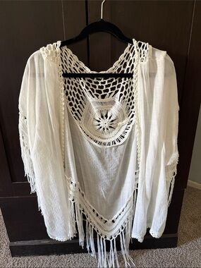 Women’s Cream Crochet Fringe Wrap Scarf